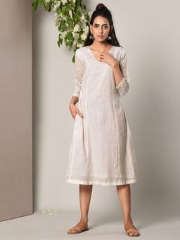 trueBrowns - Off White Panelled Dress