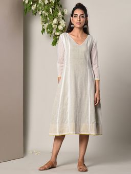 trueBrowns - Off White Green Highlight Dress