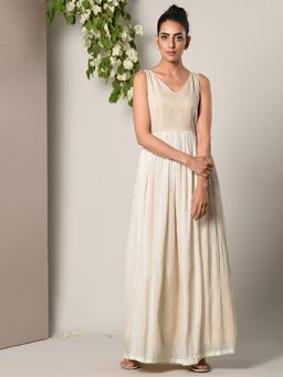 trueBrowns - White Silver Crinkle Flare Dress