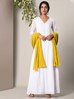 trueBrowns - White Dress Green Crinkle Dupatta - Set of 2