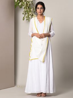 trueBrowns - White Dress Crinkle Yellow Lace Dupatta - Set of 2