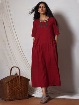 trueBrowns - Maroon Patterned Kurta Dress