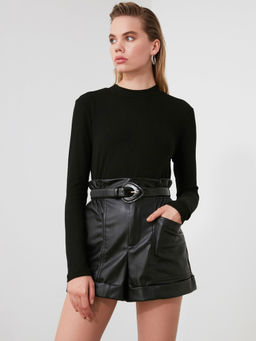 Trendyol - Black Solid Casual Top