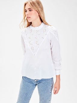 Trendyol - Off White Embroidered Casual Top