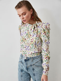 Trendyol - Off White Floral Casual Top