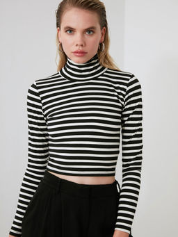 Trendyol - White Stripes Casual Crop Top