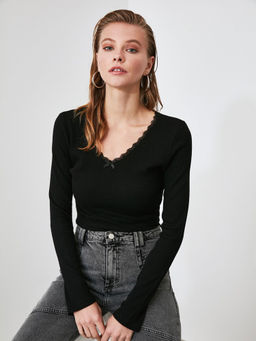 Trendyol - Black Solid Casual Top