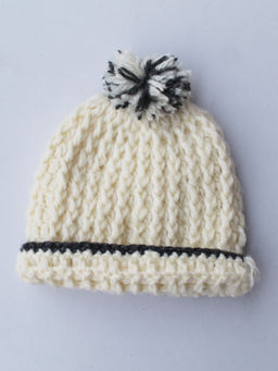 Woonie - Handmade Cream Pom-Pom Cap