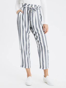 American Eagle - White Stripes Pant