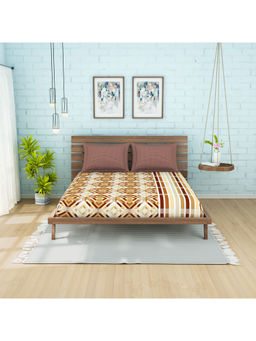 Welspun - Omnia Brown Geometric Cotton 144 Tc 1 Queen Bedsheet With 2 Pillow Covers