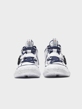 Buy Xtep White Solid Basketball Shoes 