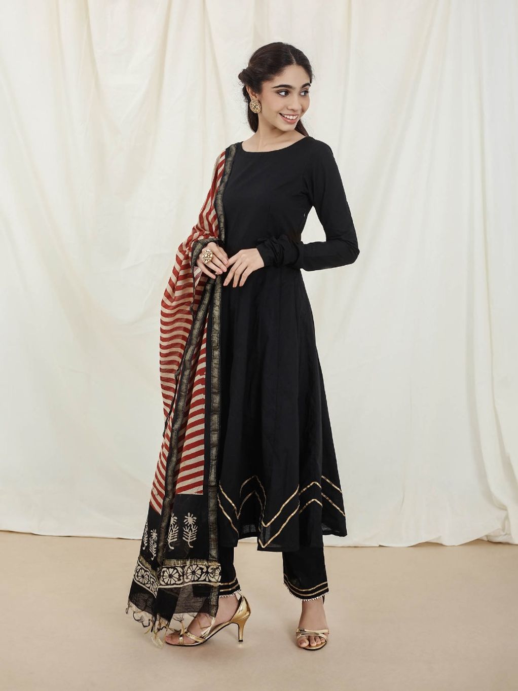 Backless churidar clearance