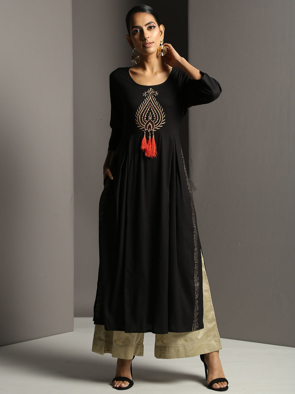 Indi kurti Clearance