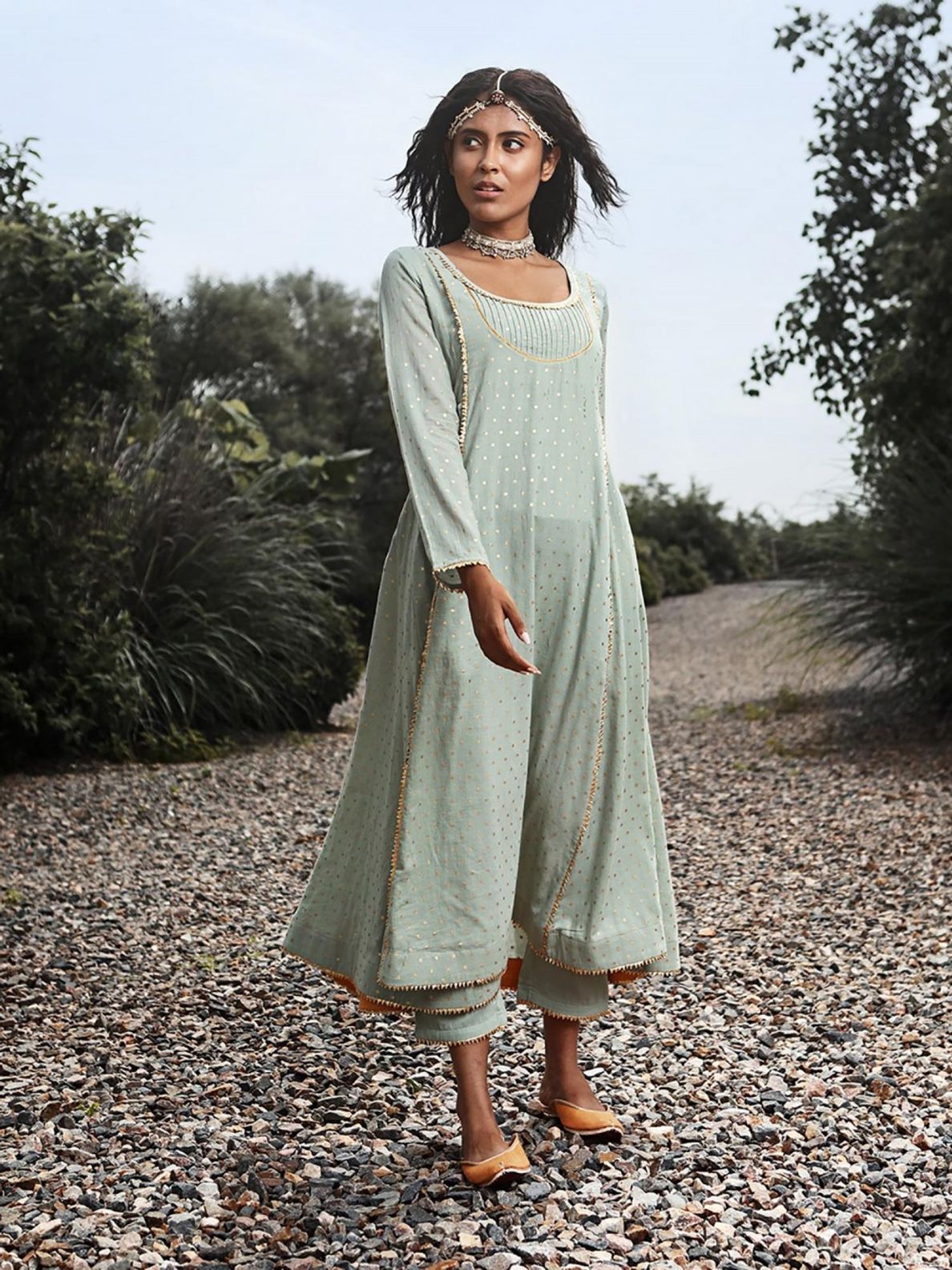 Khara Kapas Salwar Suits And Sets Buy Khara Kapas Blue Zeenat Kurta With Pant Set Of 2 Online Nykaa Fashion But, do we know all the different types of kurtis out there and how to style them?