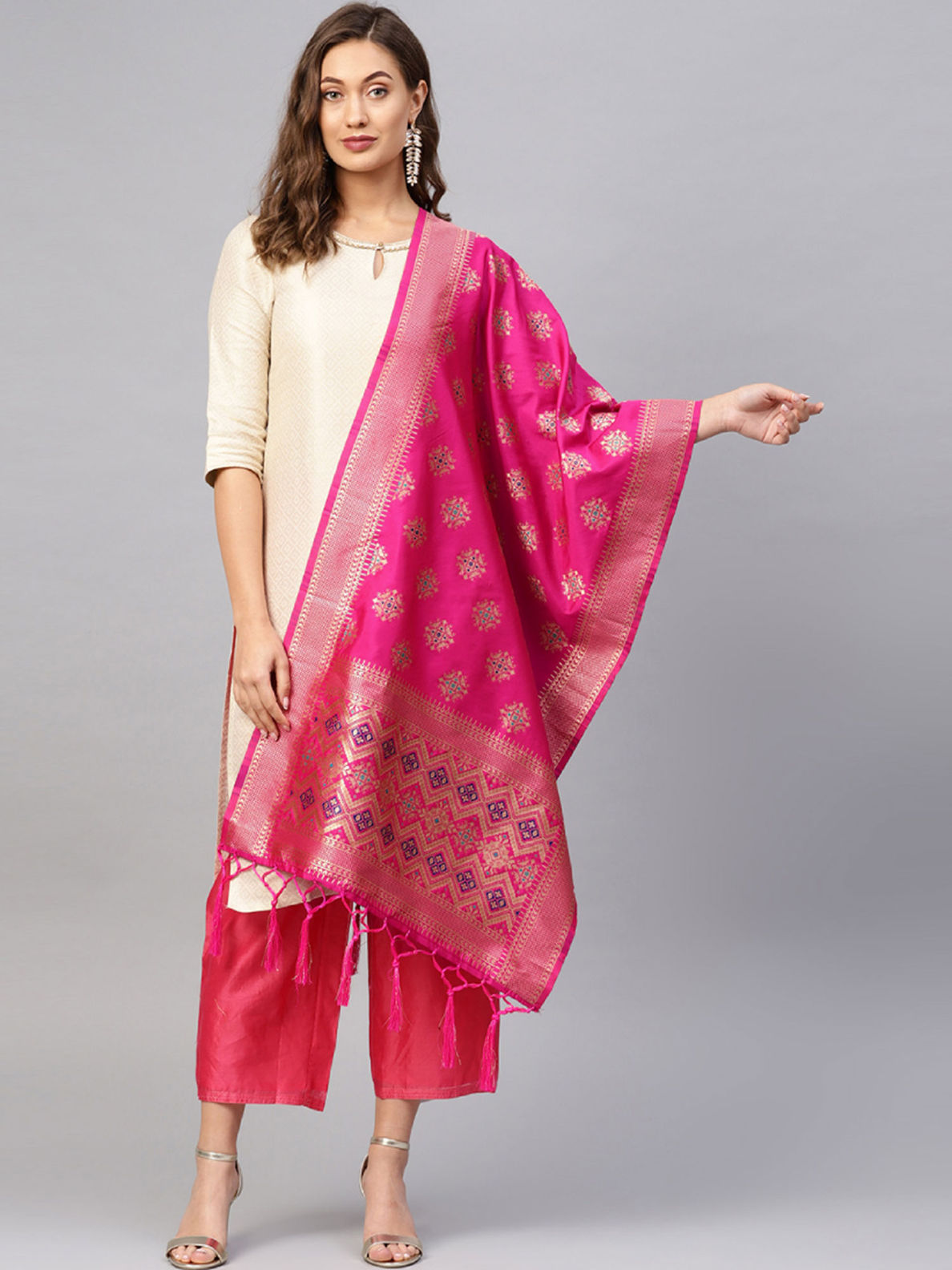 Monjolika Fashion Dupattas Buy Monjolika Fashion Rani Pink Color Woven Banarasi Dupatta Online Nykaa Fashion Explore the wide range of latest dupatta designs and get upto 50% off with free shipping on select locations.