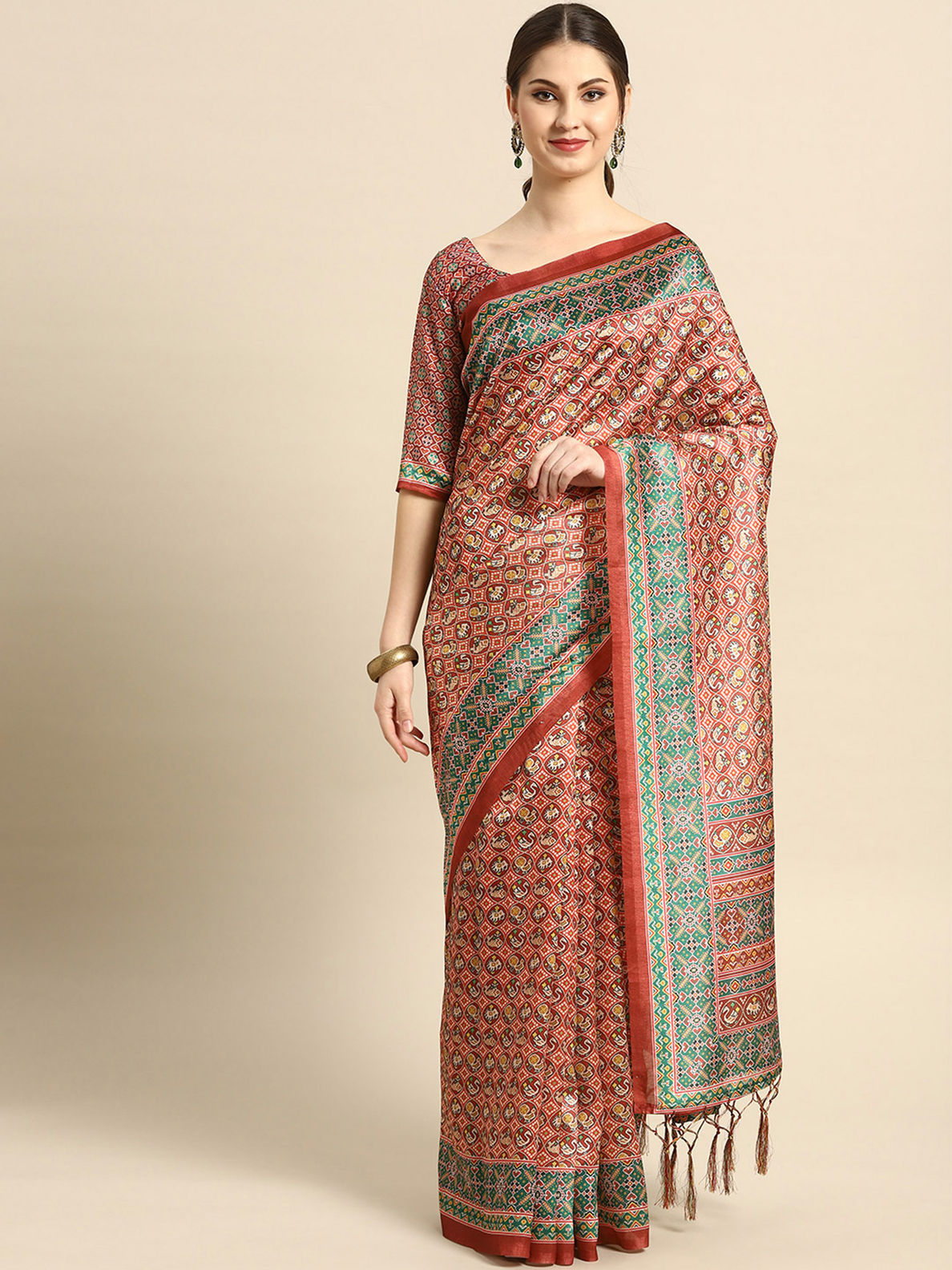 Akhilam Sarees Buy Akhilam Maroon Festive Patola Silk Patola Saree With Unstitched Blouse Online Nykaa Fashion Patola saree making unit, patan overview. akhilam maroon festive patola silk patola saree with unstitched blouse