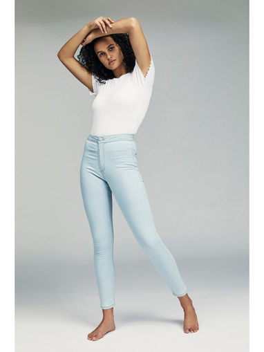Women Olive Mid Rise Capri Jegging Pant 