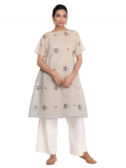 Boat Neck Kurtis Buy Designer Boat Neck Kurtis Online For Women Nykaa Fashion They look amazing with almost every body type as well as complexions which even explains their universal appeal. boat neck kurtis buy designer boat