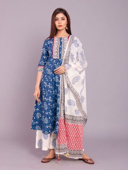 Boat neck suit design with plazo clearance