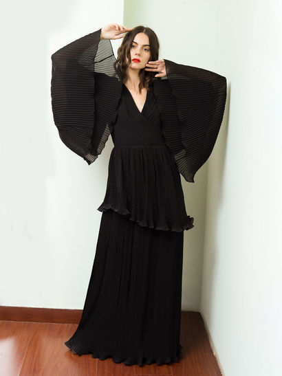 plain black gown design