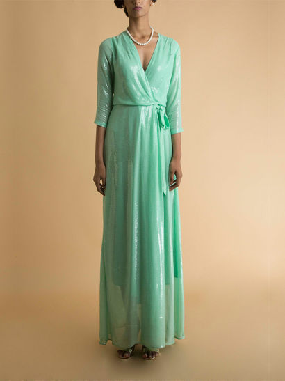 mermaid dress with long train