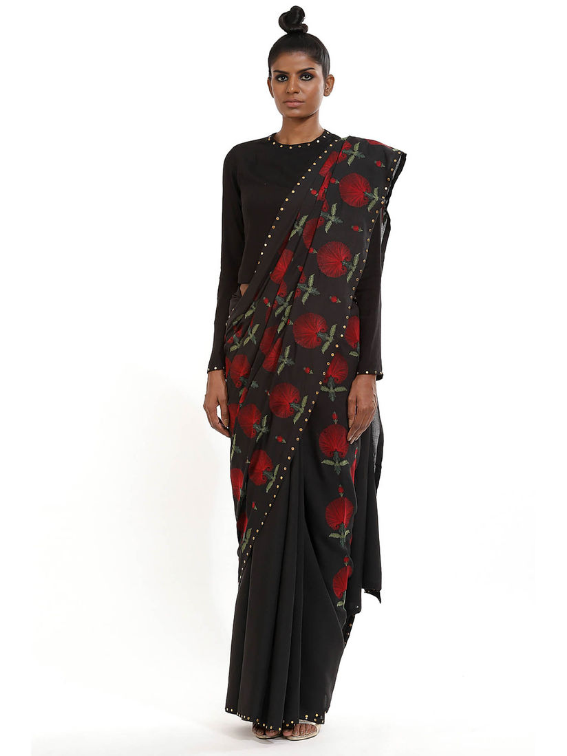 Abraham Thakore Sarees Buy Abraham Thakore Black Embroidered Saree With Unstitched Blouse Online Nykaa Fashion Made from high quality fabric with a bandhani pattern, this saree is comfortable and lovely.