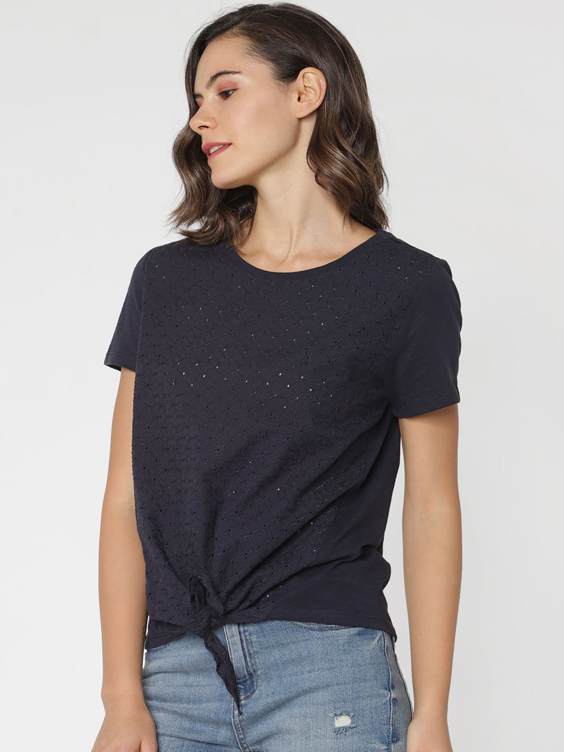 jeans with navy blue t shirt