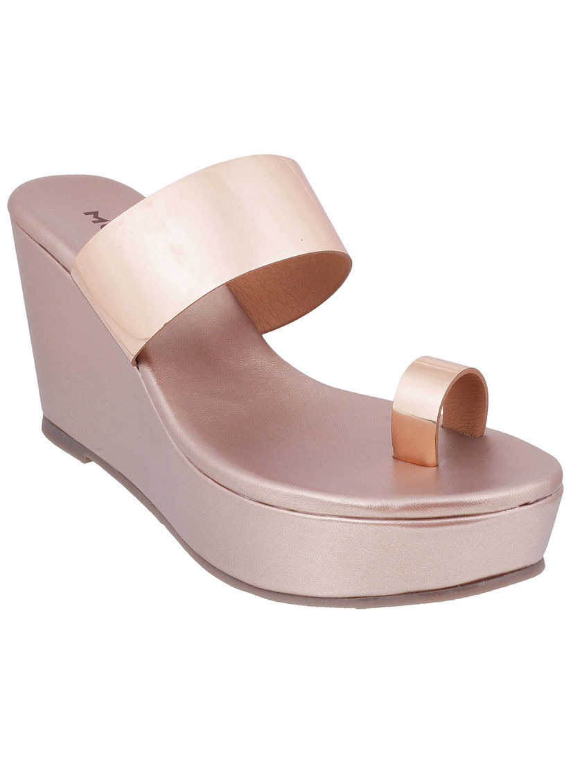 Mochi Wedges Buy Mochi Rose Gold One Toe Casual Wedges Online Nykaa Fashion