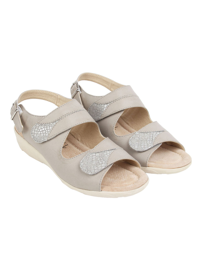 catwalk beige sandals