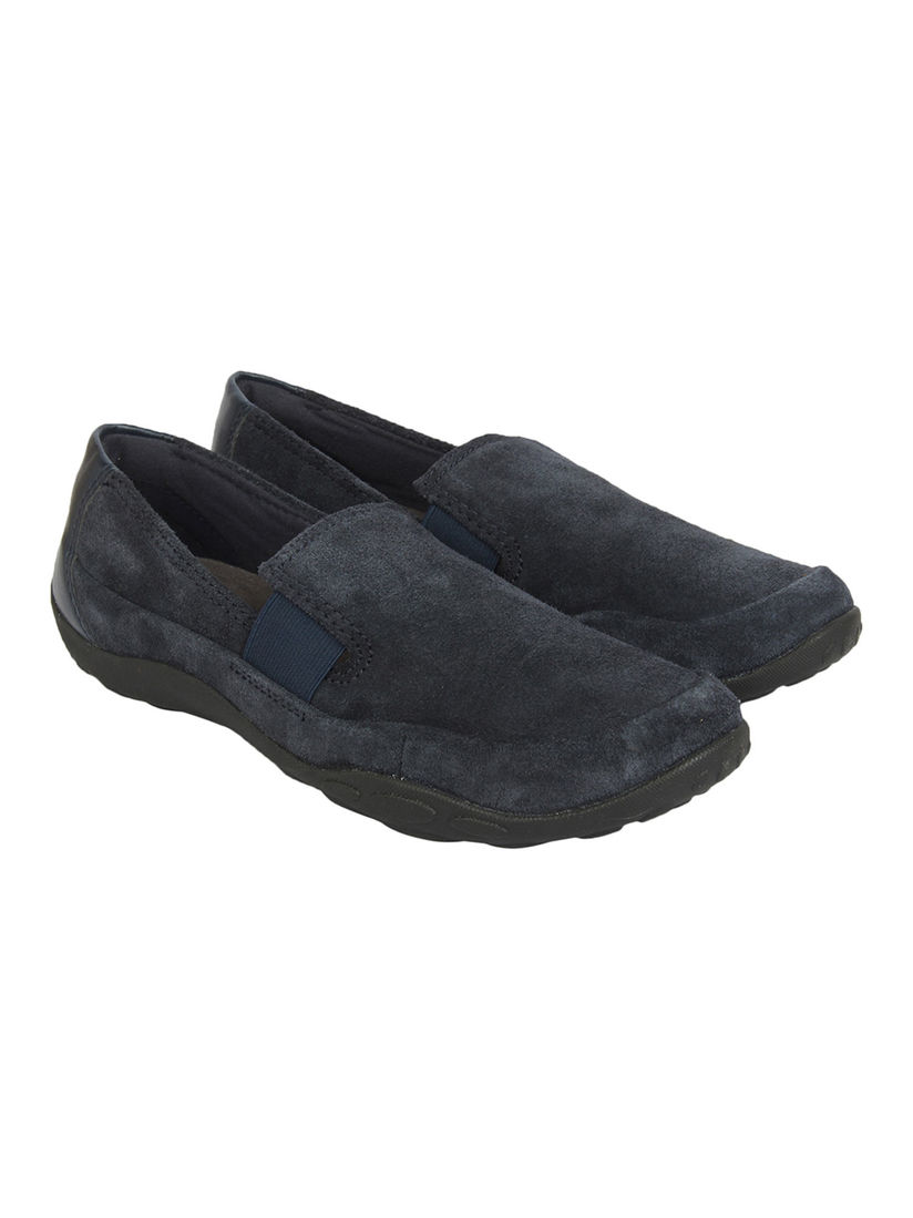 clarks navy blue sneakers