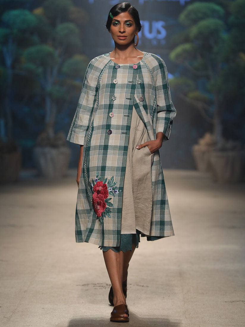 Payal Pratap Jackets Buy Payal Pratap Double Breasted Embroidered Details Check Jacket Online Nykaa Fashion To buy a product just search for it, using our search tool or you can also browse through the category of your choice.