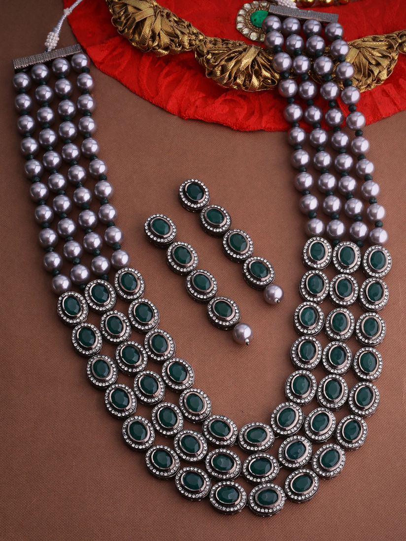 Voylla Jewellery Sets Buy Voylla Traditional Kundan Black Rhodium Plated Necklace Set Online Nykaa Fashion With a set of kundan jewellery to do the honours, you will definitely steal the show. voylla traditional kundan black rhodium plated necklace set