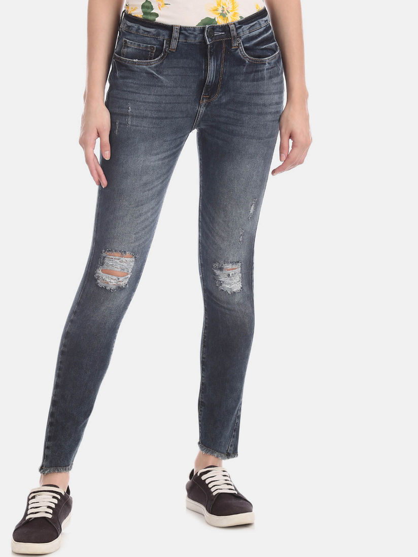 capri jeans with frayed hem