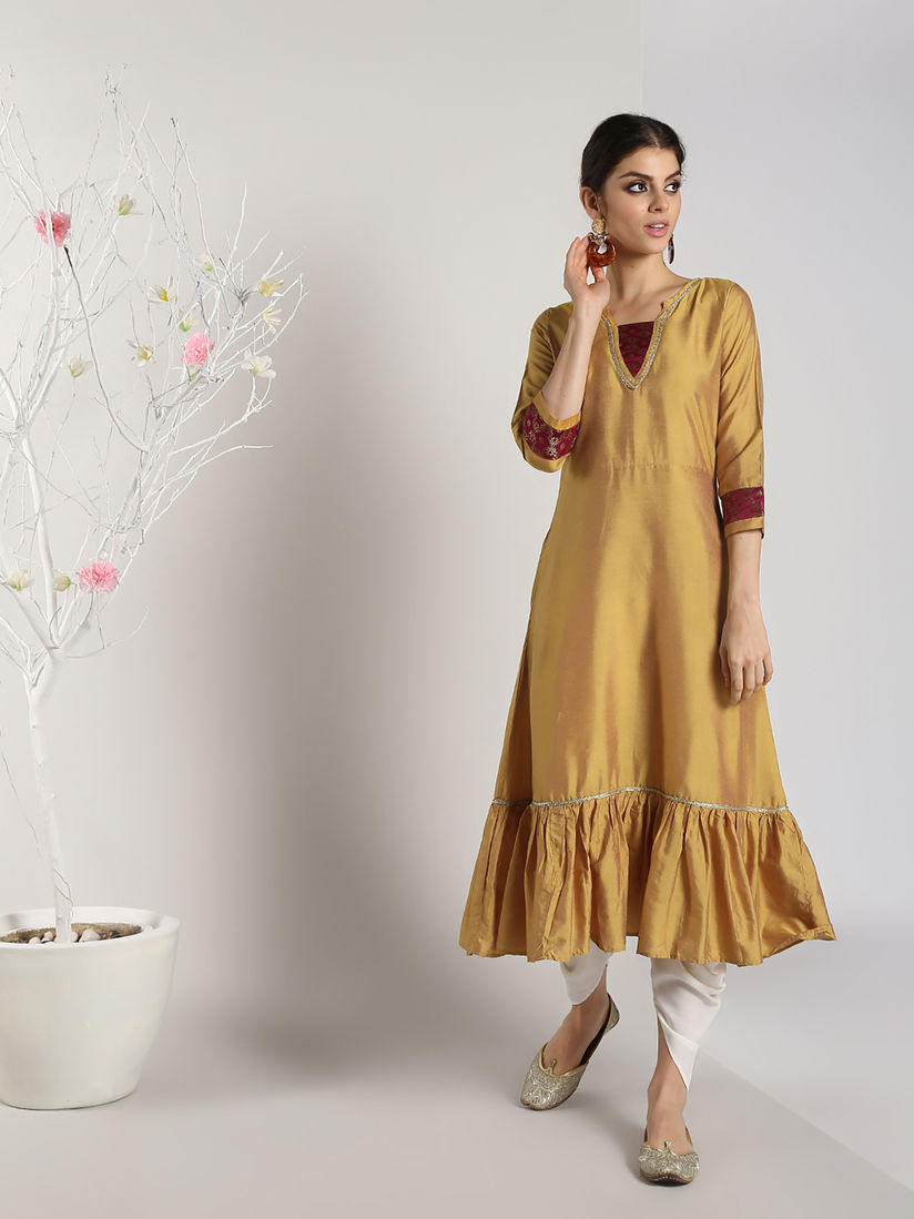 abhishti kurtas