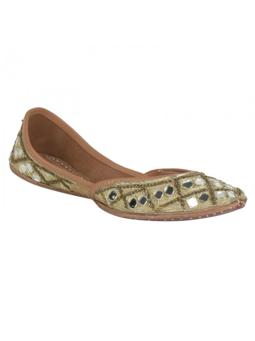 5 Elements By Radhika Gupta Juttis Buy 5 Elements By Radhika Gupta Gold Adah Juttis Online Nykaa Fashion Is a india buyer, the data is from india customs data. 5 elements by radhika gupta gold adah juttis