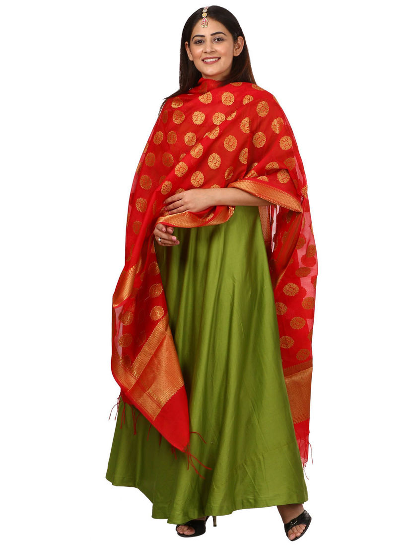 Anokherang Ethnic Dresses Buy Anokherang Green Floor Length Dress With Red Banarasi Dupatta Set Of 2 Online Nykaa Fashion The colour combo of mustard yellow and blue will definitely give you a special place amongst your buddies. anokherang green floor length dress with red banarasi dupatta set of 2