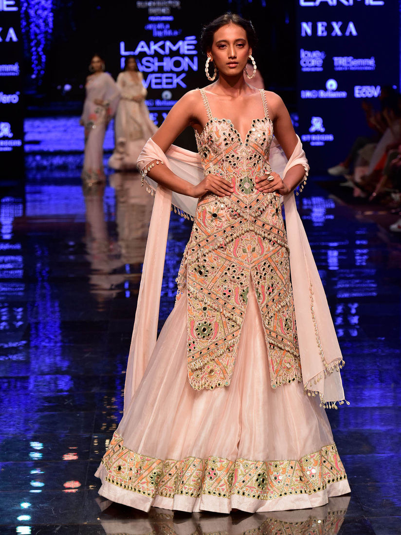 Arpita Mehta Salwar Suits And Sets Buy Arpita Mehta Powder Peach Kurta With Gharara Pants And Dupatta Set Of 3 Online Nykaa Fashion The store is a collection of memories in dust pink. arpita mehta powder peach kurta with gharara pants and dupatta set of 3