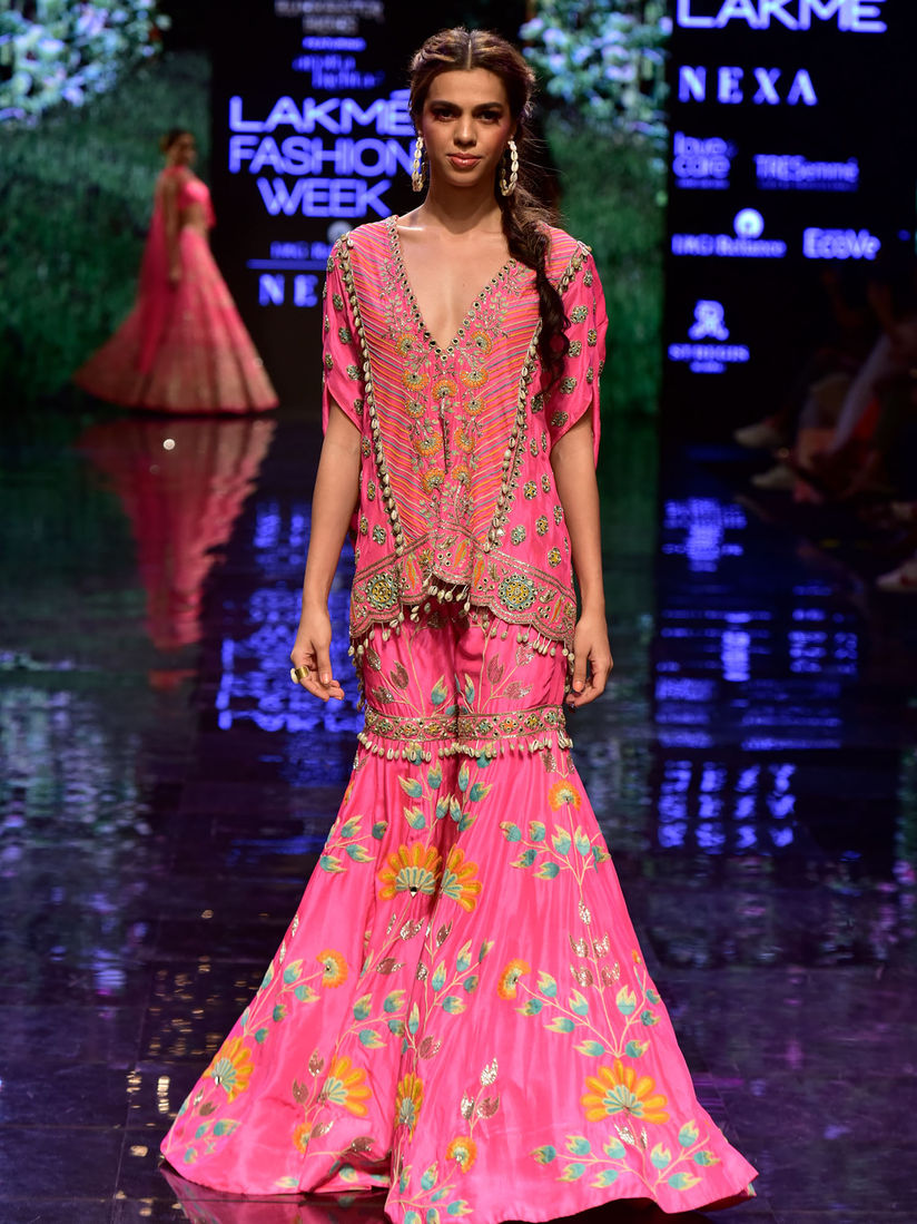 Arpita Mehta Salwar Suits And Sets Buy Arpita Mehta Raspberry Pink Gharara With Cape Top Set Of 2 Online Nykaa Fashion Moot point is the thirteenth episode of the third season of suits and the 41st overall. arpita mehta raspberry pink gharara with cape top set of 2