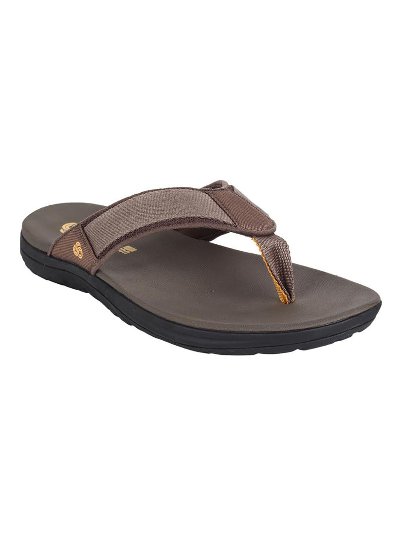 clarks flip flops brown
