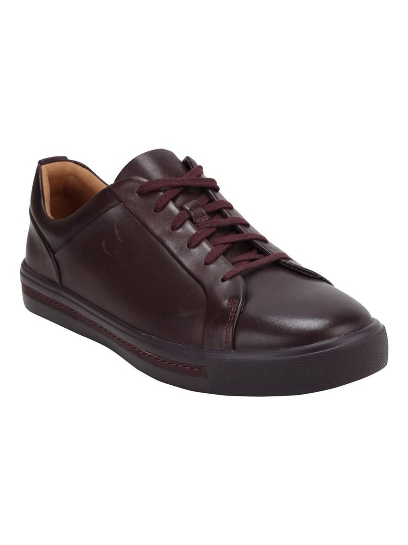 clarks maroon shoes