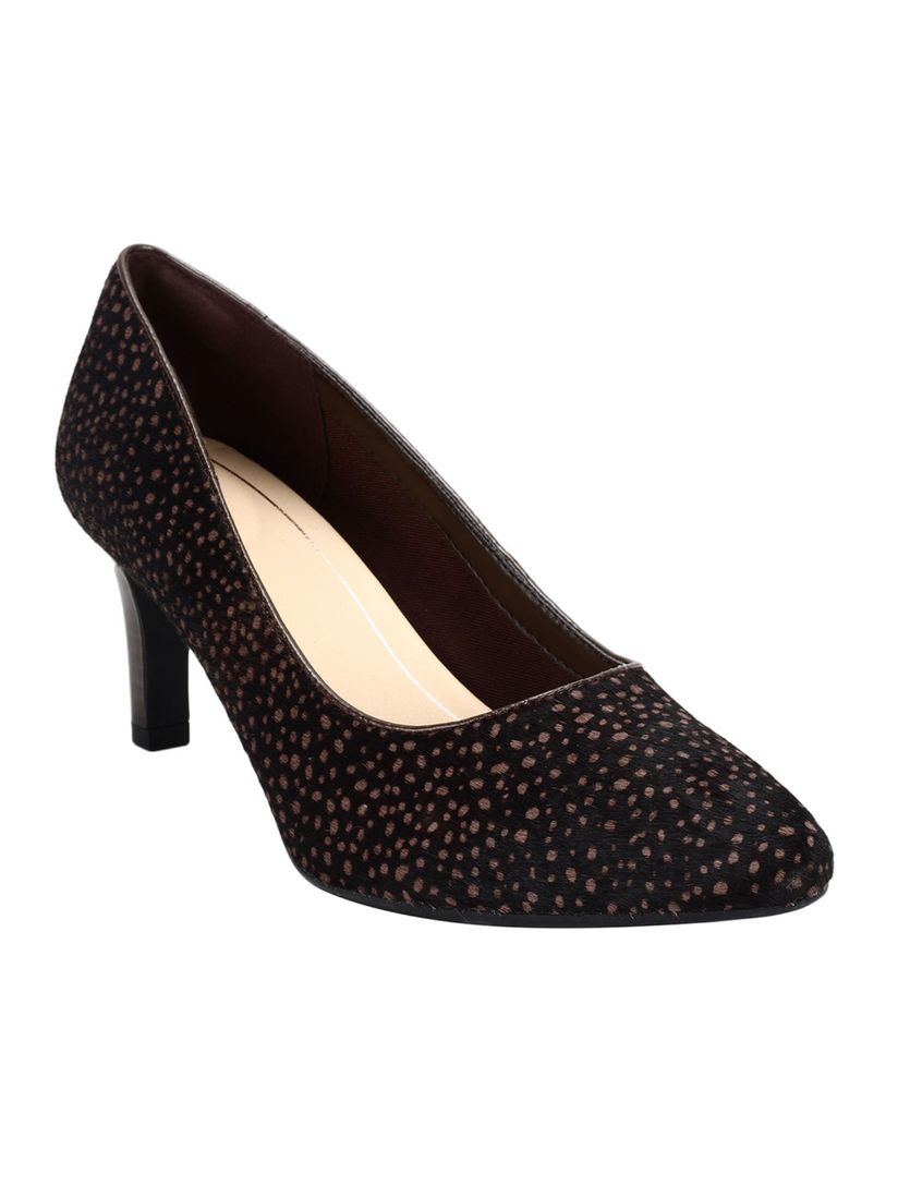 clarks heels brown