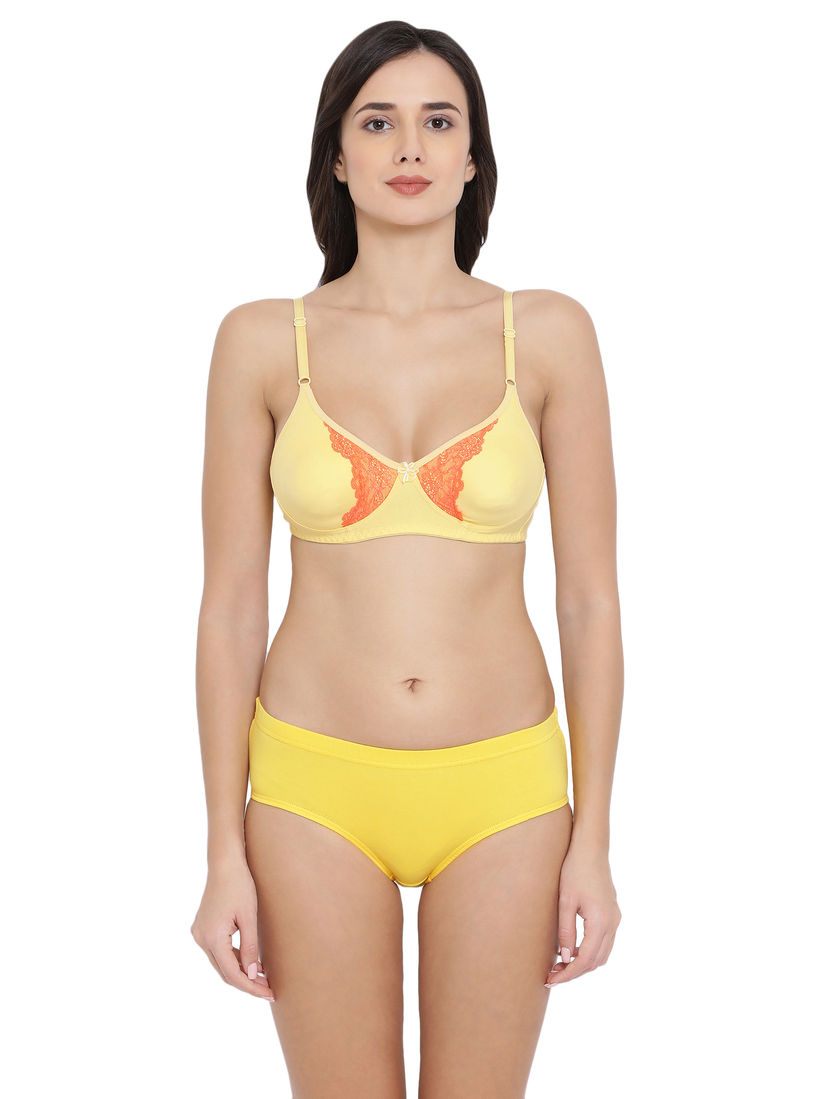 clovia padded bra panty set