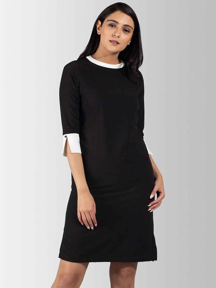 quarter sleeve black dress