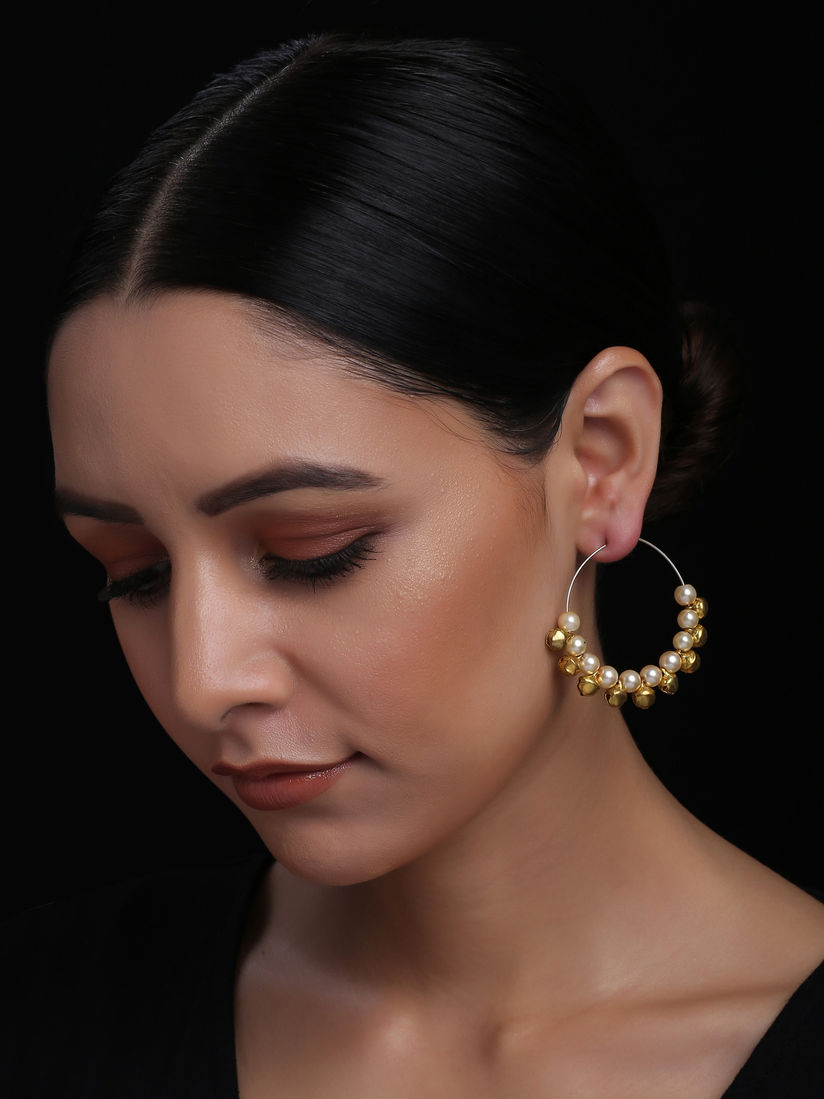 Glitterati By Alankriti Earrings Buy Glitterati By Alankriti White Gold Tone Pearl Inspired Earrings Online Nykaa Fashion Glitteratibyalankriti.com , best place to buy artificial jewellery (chokers timeless kundan,afghani, chandabaali. glitterati by alankriti white gold tone pearl inspired earrings