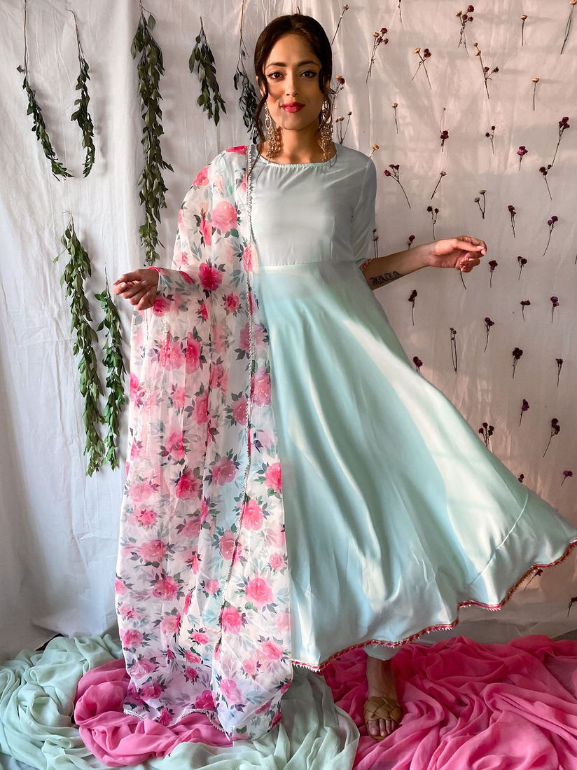 Plain dress with floral dupatta Clearance