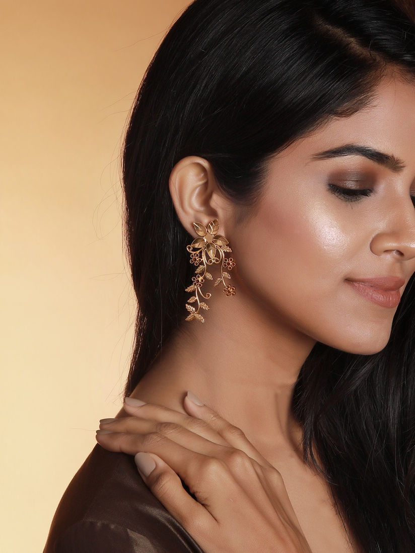 Suhani Pittie Contemporary Buy Suhani Pittie Gold 22k Gold Plated Earrings Online Nykaa Fashion Suhani pittie — a popular jewellery designer from hyderabad has literally put our city on the map. suhani pittie gold 22k gold plated earrings