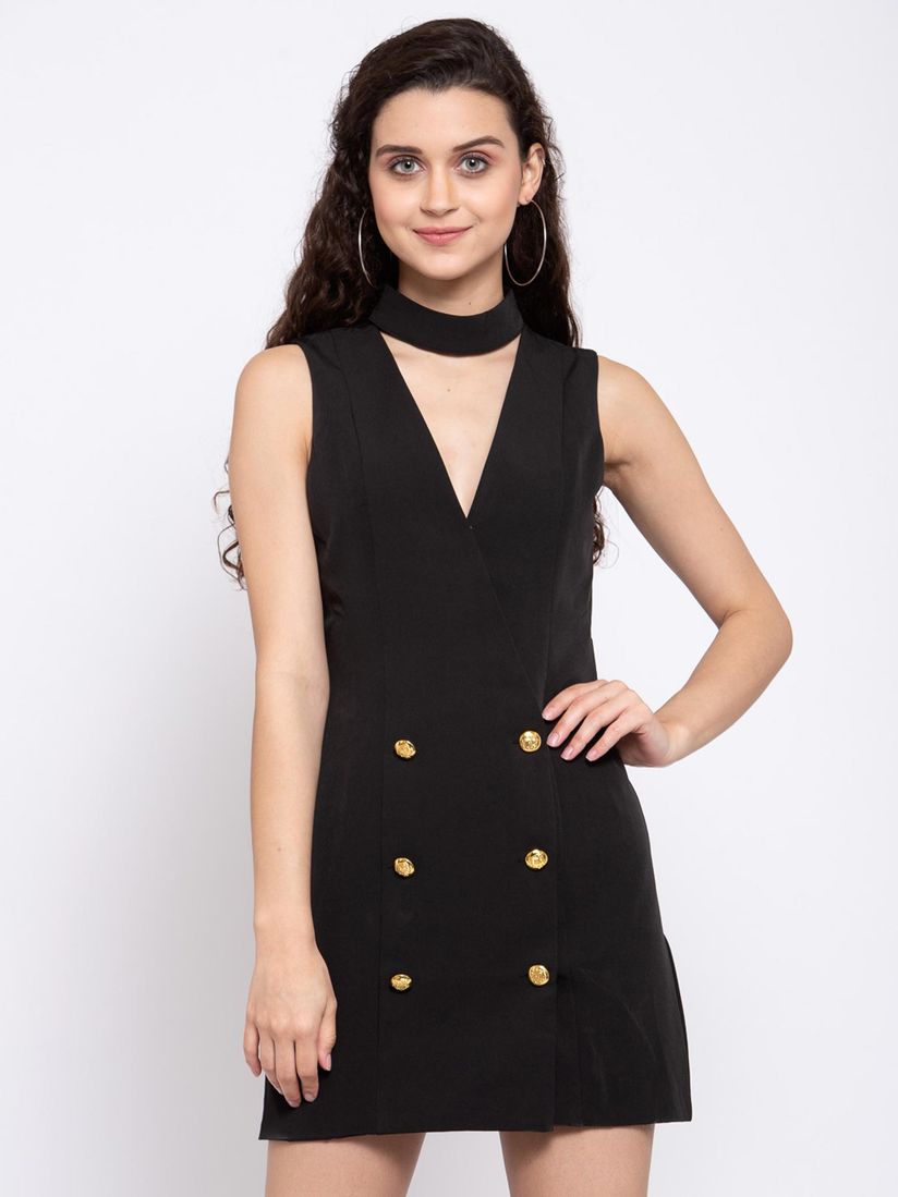 black sleevless blazer