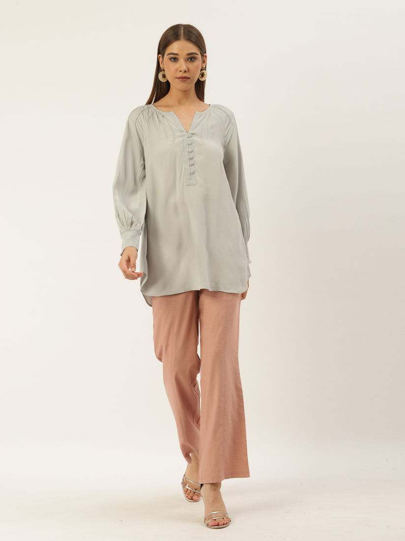 Ritu Kumar Kurtis Kurtas And Tunics Buy Ritu Kumar Round Neck Balloon Sleeve Short Solid Shirt Kurti Online Nykaa Fashion To match with this royal sherwani, a silk kurta and a churidar pajama are the apt bollywood salwar kameez gives decent yet stylish look to a teenager as well as a woman. ritu kumar round neck balloon sleeve short solid shirt kurti