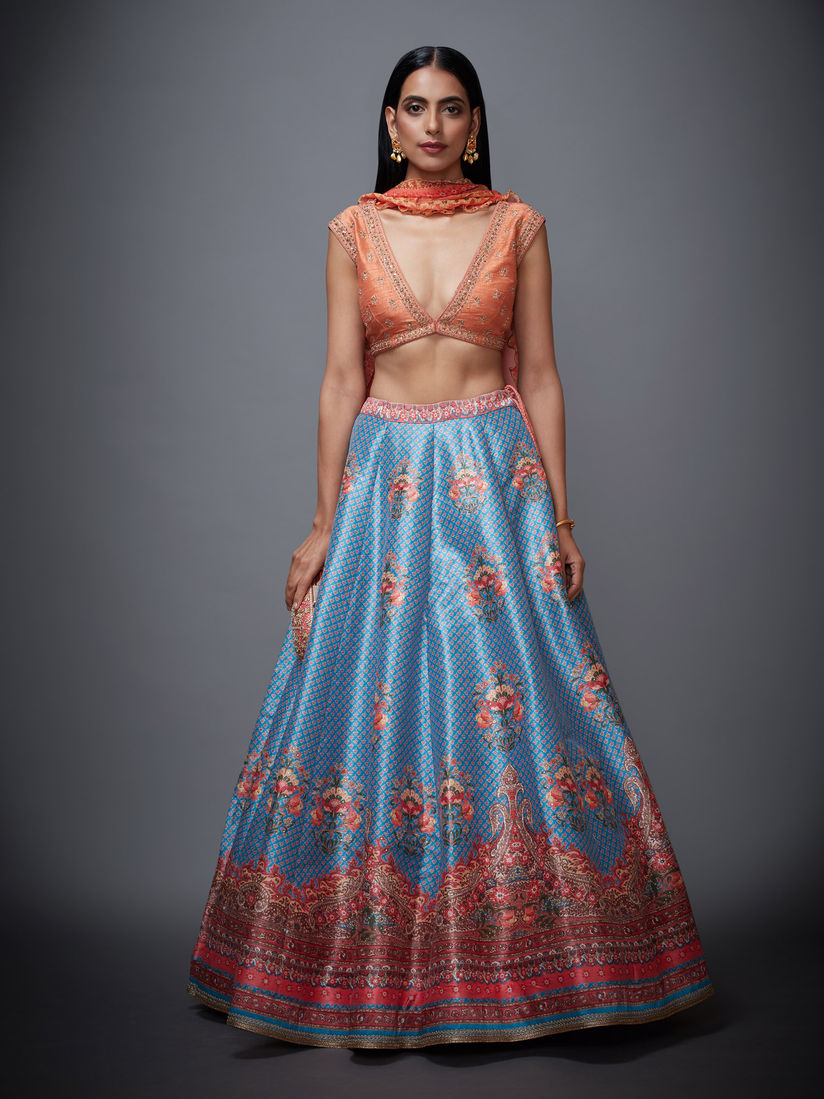 Sleeveless blouse with lehenga clearance