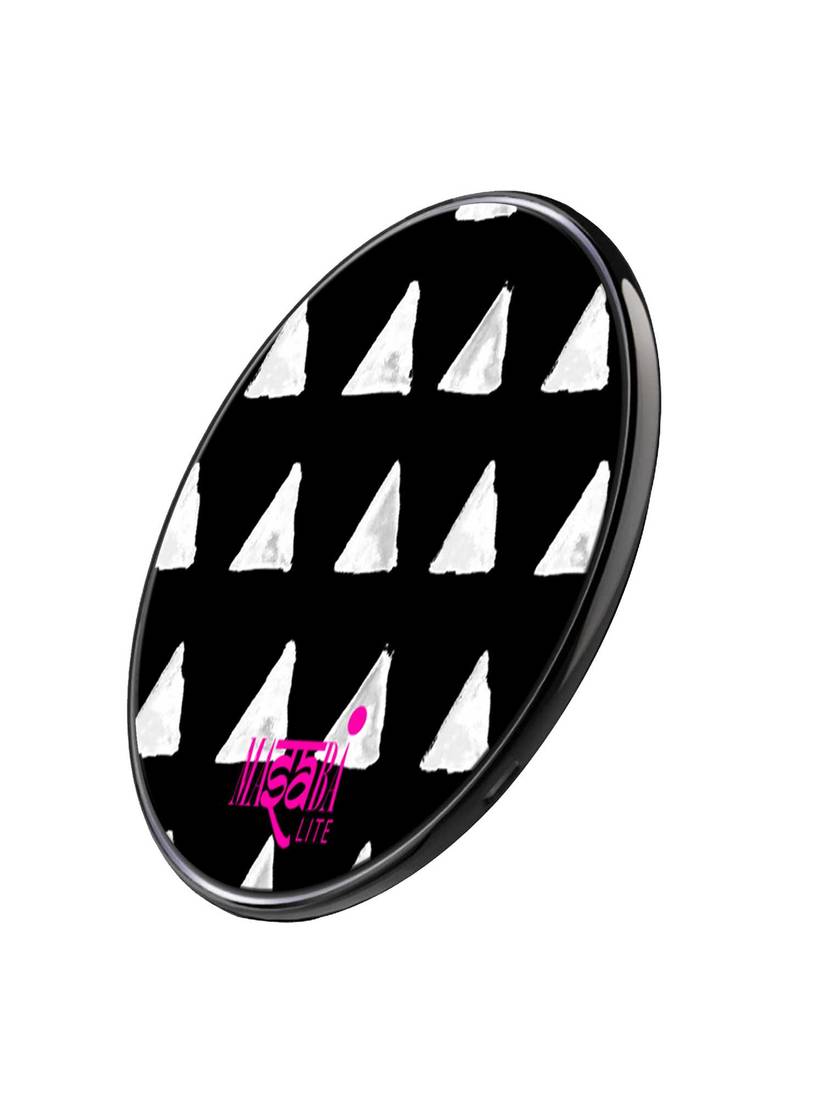 Macmerise Chargers And Cables Buy Macmerise Masaba Black Cone Qi Compatible Pro Wireless Charger Online Nykaa Fashion